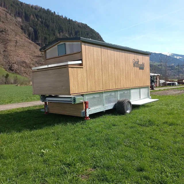 Mobiler Hühnerstall | Mitterbauer Stahlbau